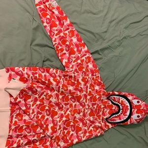 BAPE ABC CAMO SHARK FULL ZIP UP HOODIE (PINK / RED) SIZE M BRAND NEW.